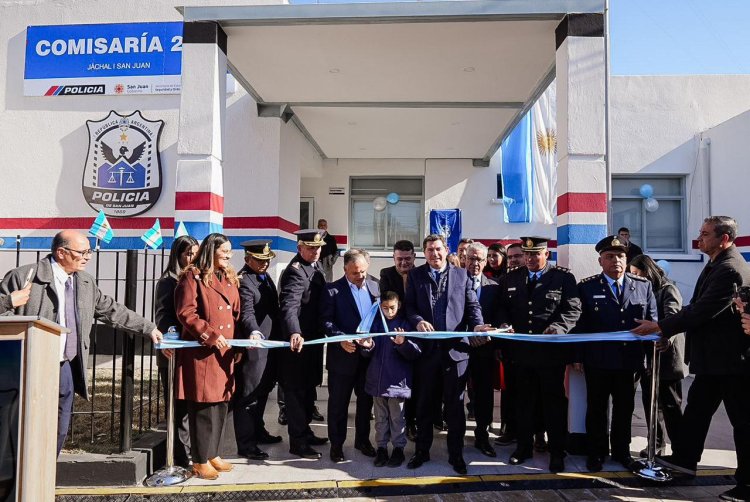 En el aniversario de Jáchal, Orrego inauguró obras clave para la seguridad, el agua potable, la salud y la conectividad