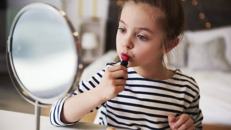 La Anmat prohibió la venta de una serie de maquillajes infantiles y productos de limpieza