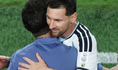 Se conoció la frase que Messi le dijo al oído a Scaloni tras el pase a la final: "Somos..."