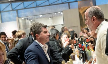 Orrego recorrió el stand que posiciona a San Juan ante el mundo en la Exposición Rural de Palermo