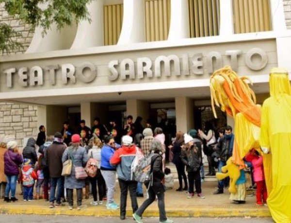 Tardes de obras, juegos y diversión en el Teatro Sarmiento
