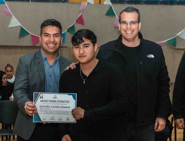 Más de 600 vecinos finalizaron los cursos de la Red de Oficios y fortalecen su camino hacia el empleo en Rawson*