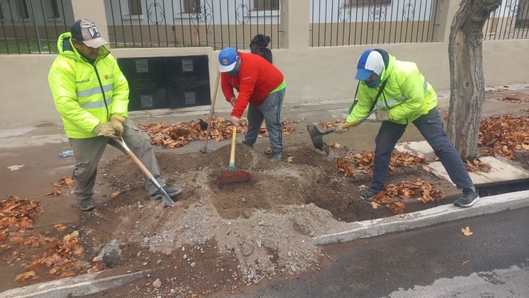 La Ciudad trabajó para contener el ingreso de agua provocado por la rotura de un caño en Rivadavia