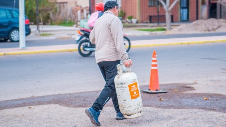 Vecinos de Albardón, Iglesia, 25 de Mayo, Ullum y Valle Fértil reciben la Garrafa Hogar