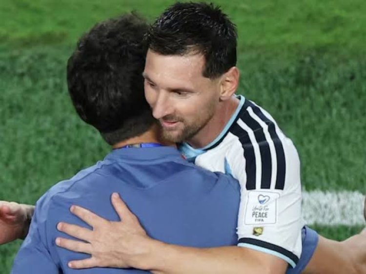 Se conoció la frase que Messi le dijo al oído a Scaloni tras el pase a la final: "Somos..."