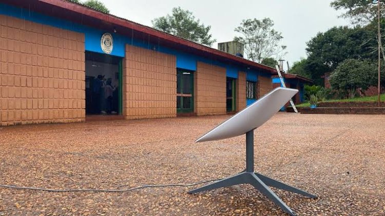 El Gobierno anunció un acuerdo con Starlink para llevar internet satelital a escuelas rurales de todo el país
