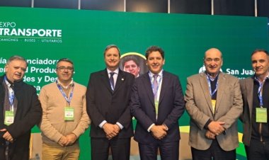 El ministro Fernández disertó sobre diversidad productiva en la Expo Transportes