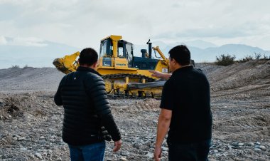 El intendente Espejo supervisó los trabajos de encausamiento y defensa en el río Jáchal ante alertas meteorológicas