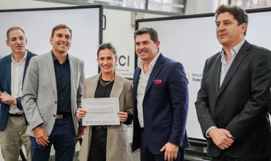 Orrego entregó $350 millones para la digitalización de Pymes de San Juan