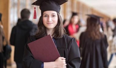 El Gobierno avaló un salario básico de $3.335.917,91 para profesionales con título universitario