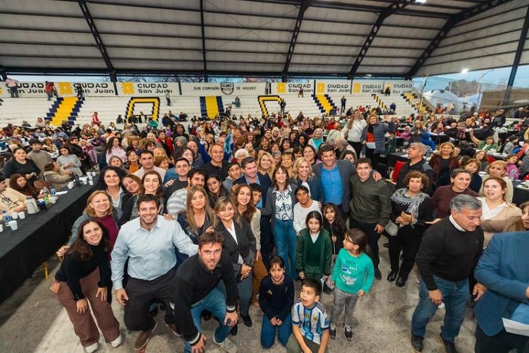 La Ciudad vivió una nueva edición de “Conectando Generaciones” con más de mil doscientas personas mayores