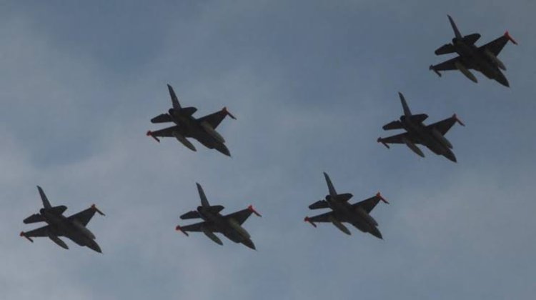 Día de la Fuerza Aérea argentina: los impactantes videos del desfile de los aviones F-16