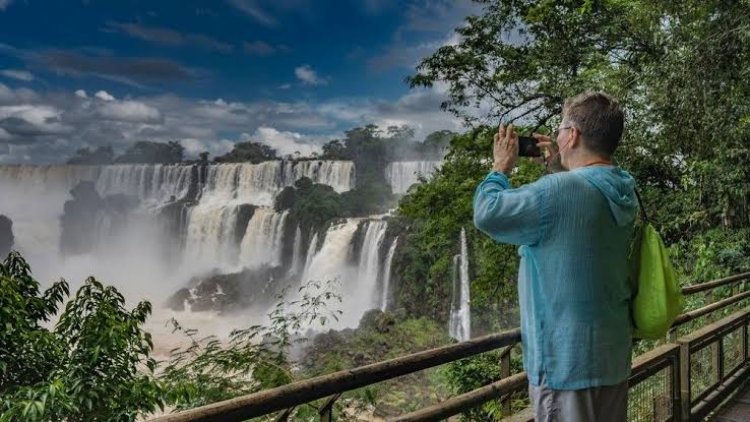 Fin de semana largo: más turistas que gastaron menos