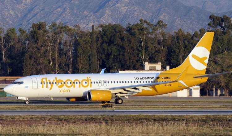 Crisis de Flybondi: página web caída, 700 despidos y vuelos suspendidos hace 12 días