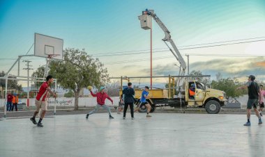 Chimbas renovó la iluminación del Parque de Los Abrazos, lugar donde confluyen una media docena de barrios