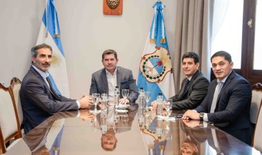 Orrego recibió  autoridades de una compañía aérea low cost
