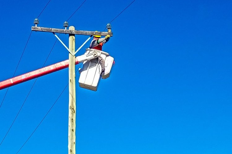 Reparación de la línea de alimentación de media tensión en la Planta de Residuos Urbanos