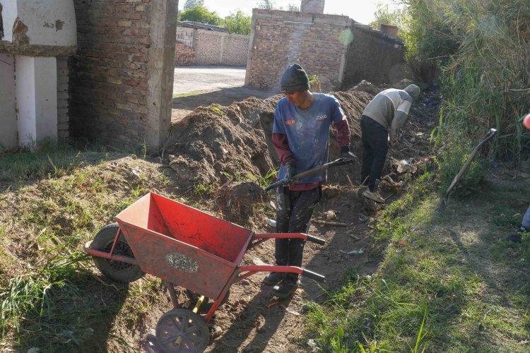 Chimbas realizó tareas de limpieza en canales de El Mogote Viejo para prevenir desbordes