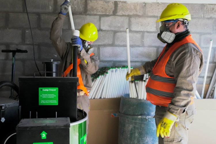 San Juan incorporó el primer equipo para tratar tubos y lámparas fluorescentes