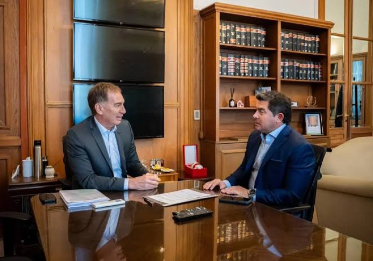 Santilli recibe a Orrego en la Casa Rosada
