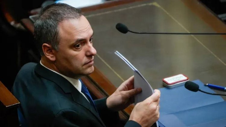 El origen de los fondos de Manuel Adorni, bajo la lupa: la fiscalía pide acceso a sus billeteras virtuales