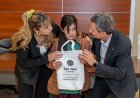 Familia entregó audífonos a personas con dificultades auditivas