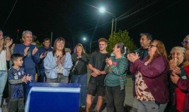 Loteo Nazareno: Daniela Rodríguez inauguró luminaria LED y anunció la construcción de una plaza para los niños del barrio
