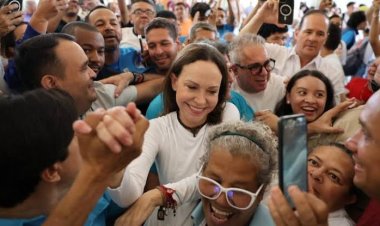 Luego de 10 meses de exilio, María Corina Machado regresó a Venezuela