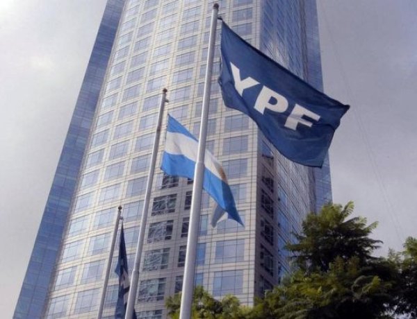 YPF producirá por primera vez combustible sustentable para aviones y ya tiene comprador