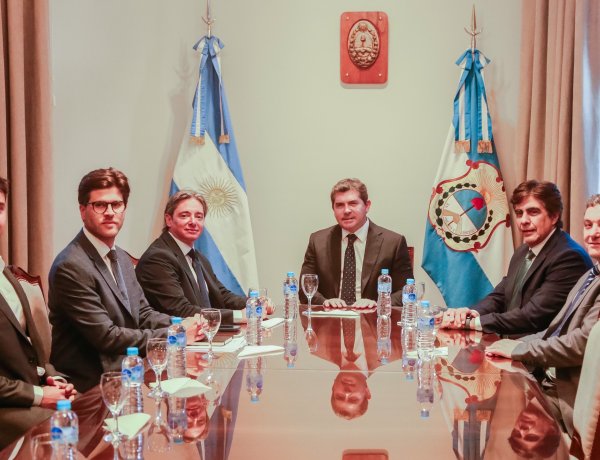 Orrego afianzó con el vicepresidente de CAF los avances para la autopista de la Ruta 40 Sur