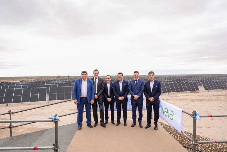 Orrego inauguró el parque solar de mayor potencia actualmente operativo en San Juan
