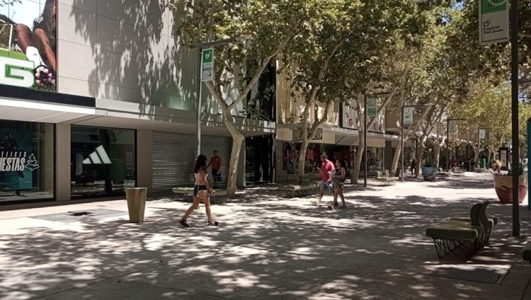 Feriado lunes 12: qué pasará con los comercios del centro sanjuanino
