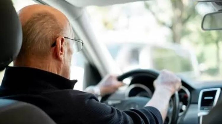 Los mayores de 60 años son los que más trabajan en autos de aplicaciones