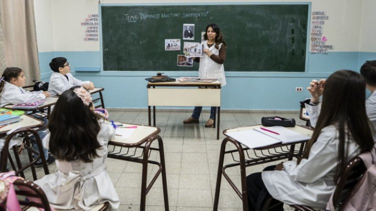Unos 2.500 docentes podrán inscribirse para titularizar cargos y horas cátedra