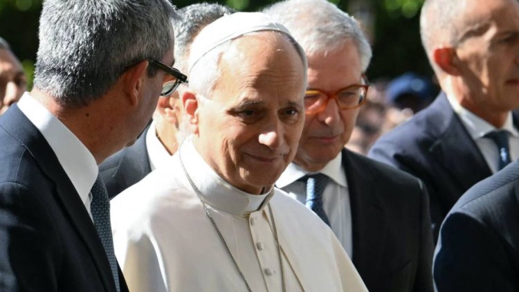 El papa León XIV pasó “bien la noche”, se levantó y desayunó