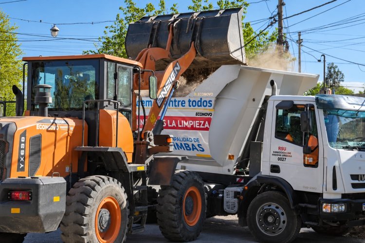 Chimbas intensifica los operativos de limpieza, desinfección y mantenimiento de acequias en distintos barrios del departamento