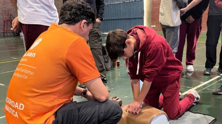 RCP y primeros auxilios: capacitan a voluntarios de IRONMAN San Juan